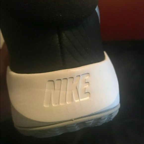 NIKE TEAM HUSTLE D 9 (GS) BASKETBALL SNEAKERS 7Y - Picture 7 of 7